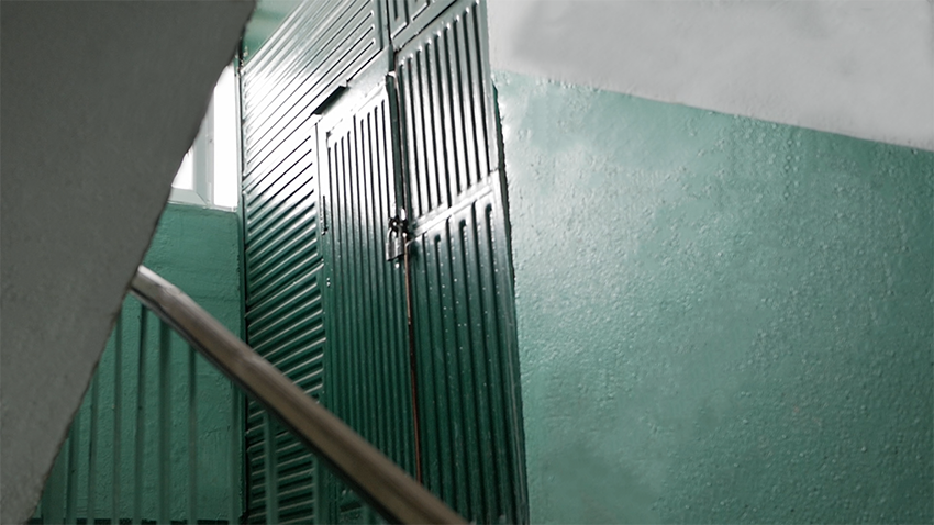 Каждый пятый владелец кладовки или машиноместа в Тюмени рискует арестом банковских счетов