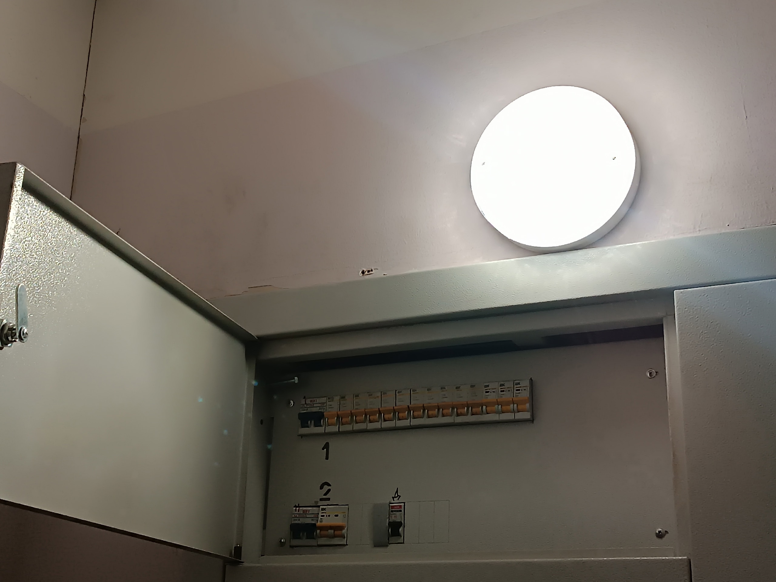 В тюменских высотках обновляются системы электроснабжения