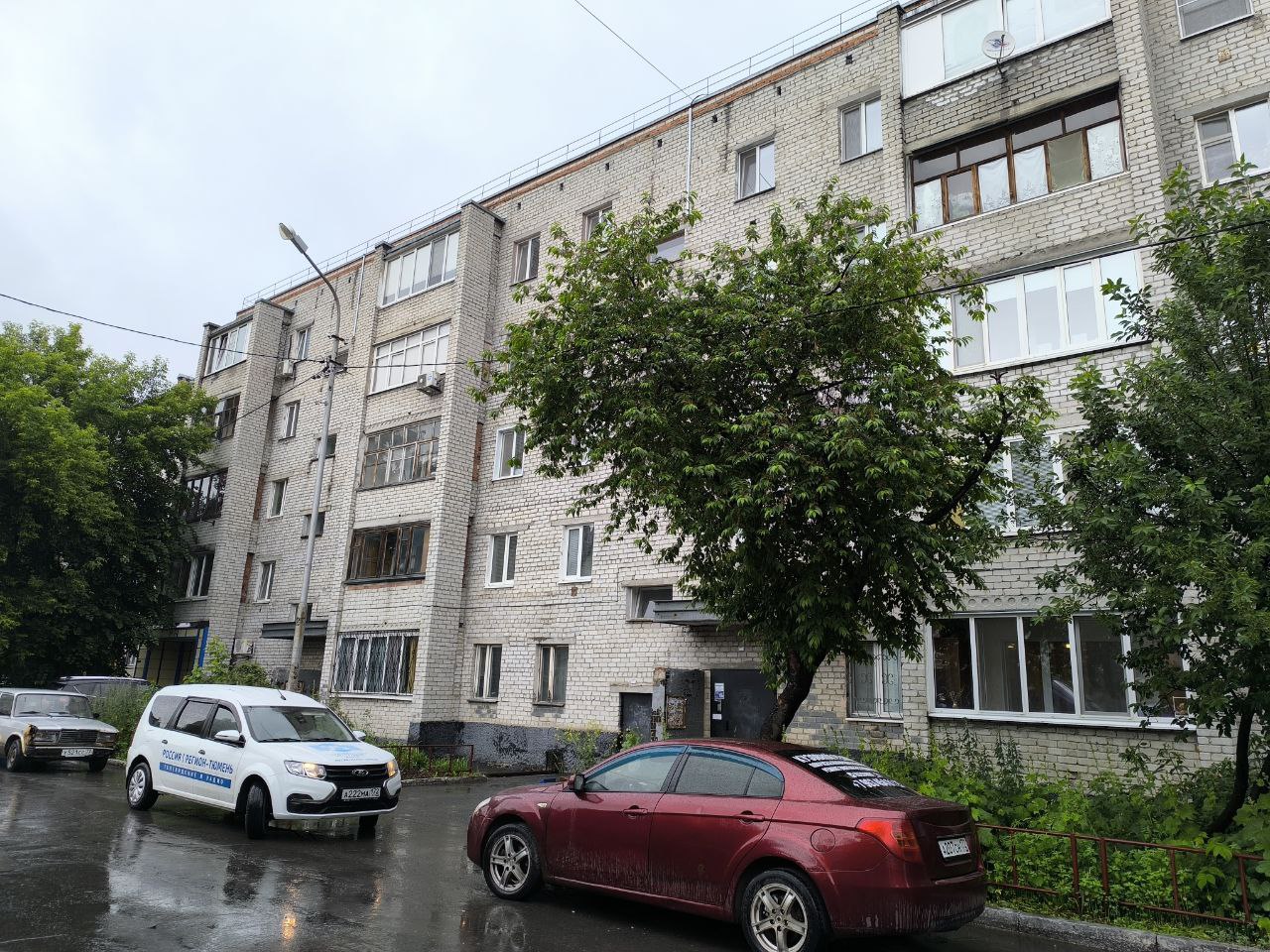 4 километра кабелей заменят подрядчики при капитальном ремонте дома на Московском тракте в Тюмени