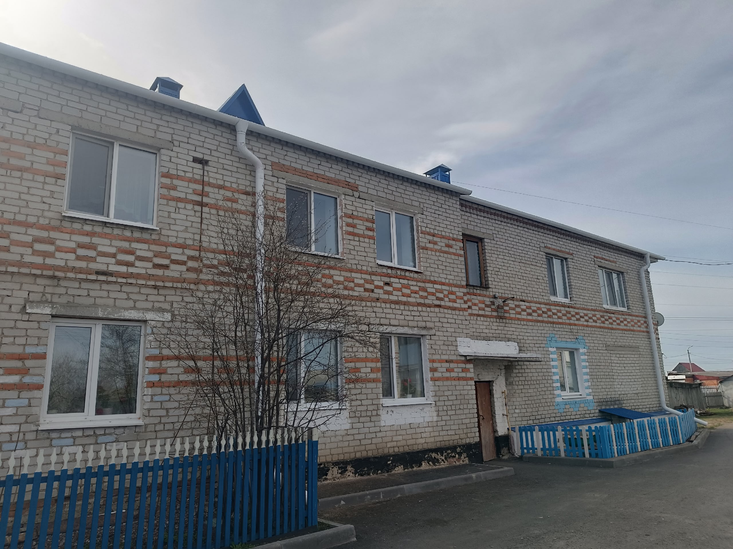 40 лет спустя: в Исетском заменили крышу многоквартирного дома